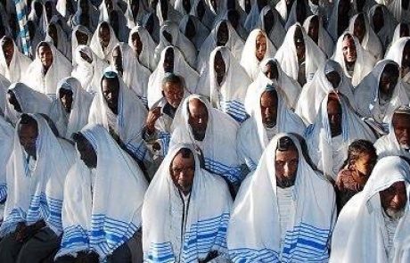 שורות מ 'זאת השירה לירוסלם הבירה'.