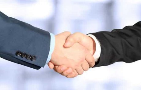 לחיצות ידיים – מה הן מספרות לנו?