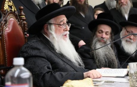 ט"ו בשבט בחצרות הקודש צאנז