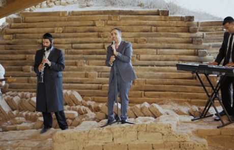 שלמה אשר בסינגל קליפ חגיגי לחג הסוכות: "ברוכים אתם"